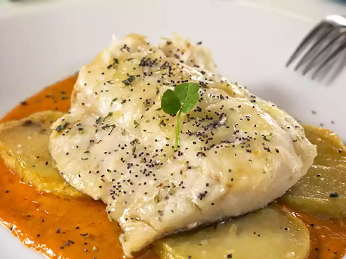 Bacalao confitado en salsa de piquillos dulce - foto 2