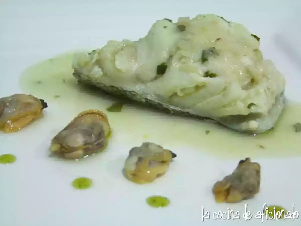 Bacalao fresco en salsa verde con almejas