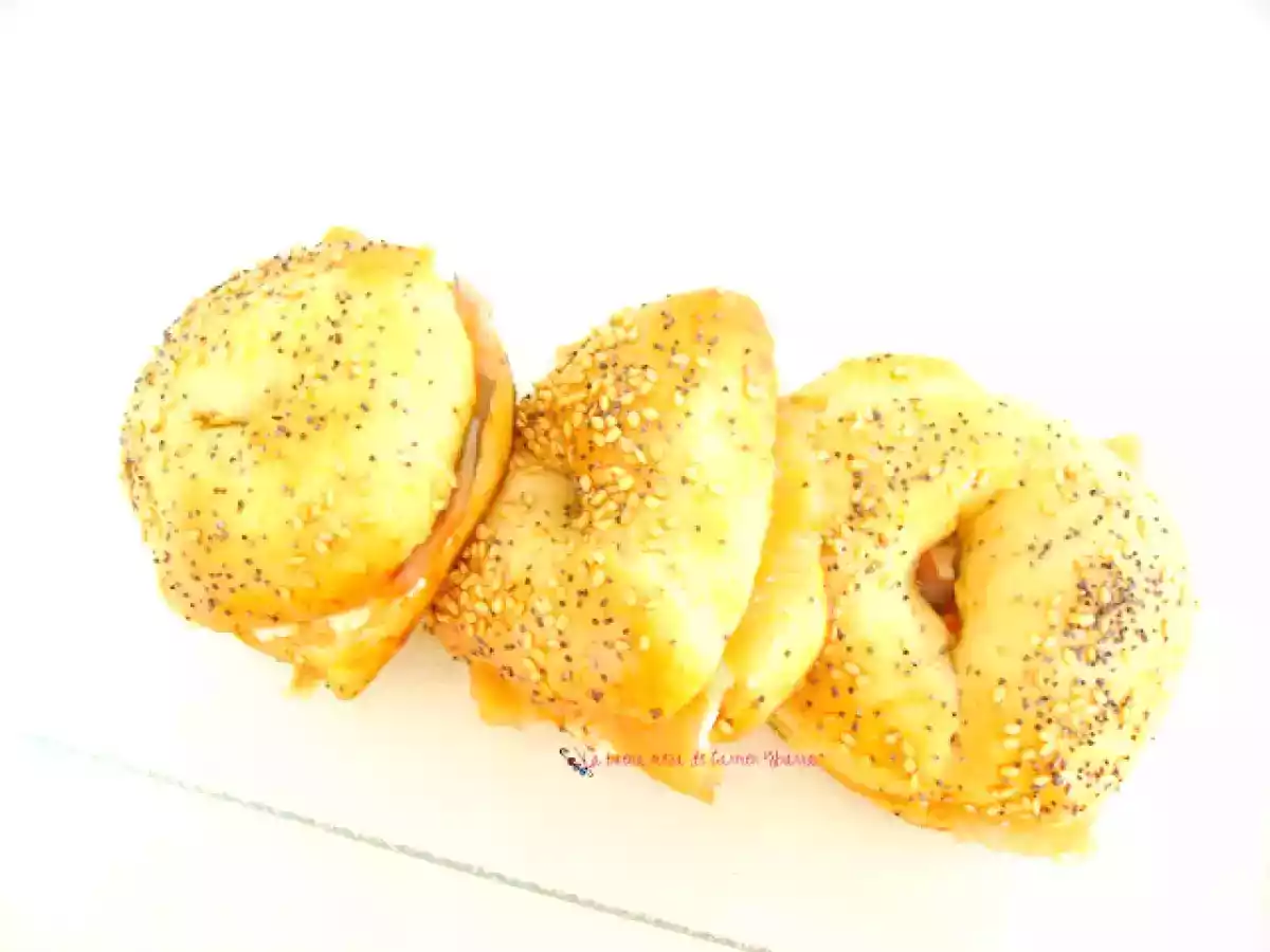 Bagels rellenos de salmón y queso Philadelphia