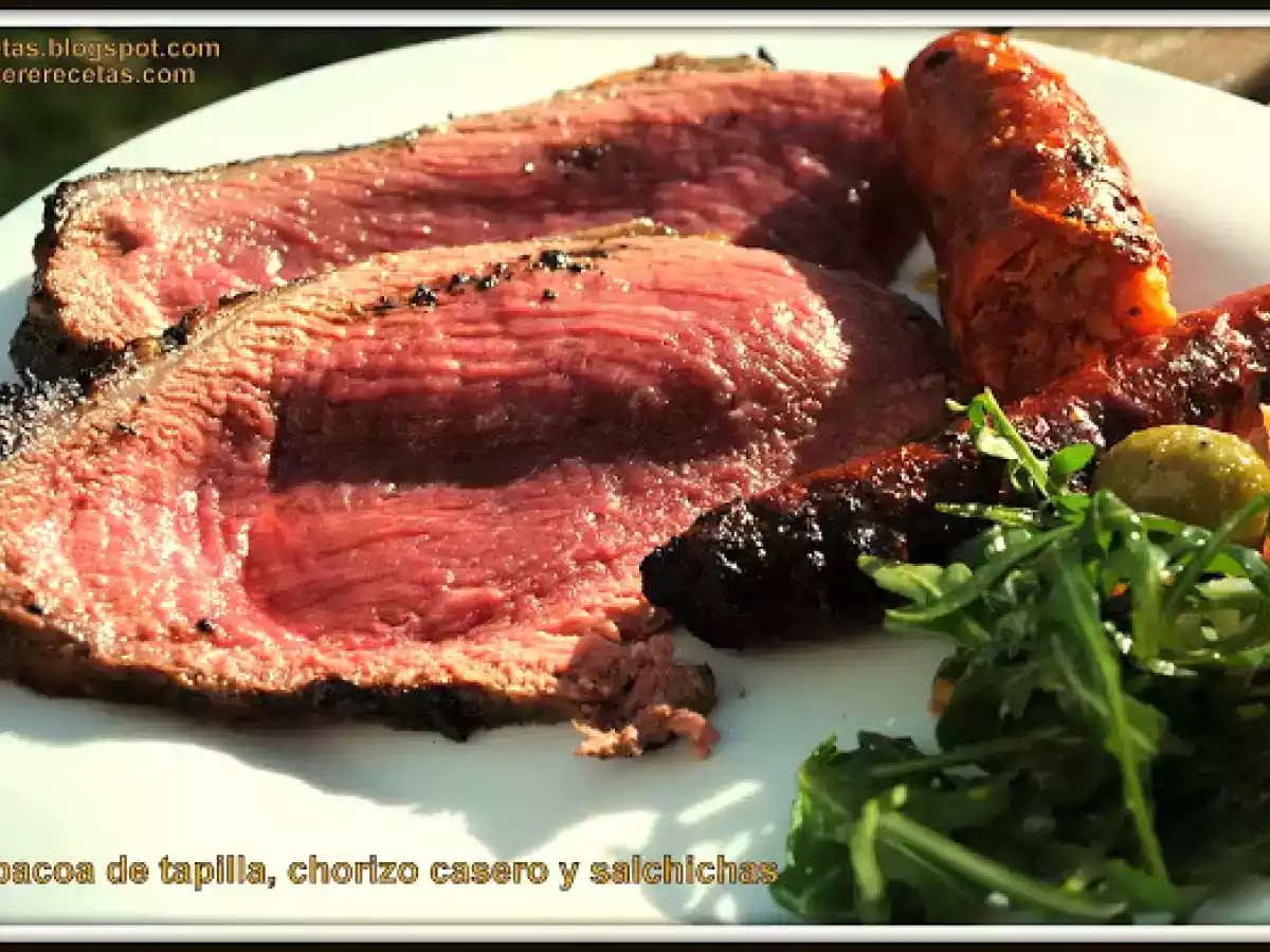 Barbacoa de tapilla, chorizo casero y salchichas. - foto 3