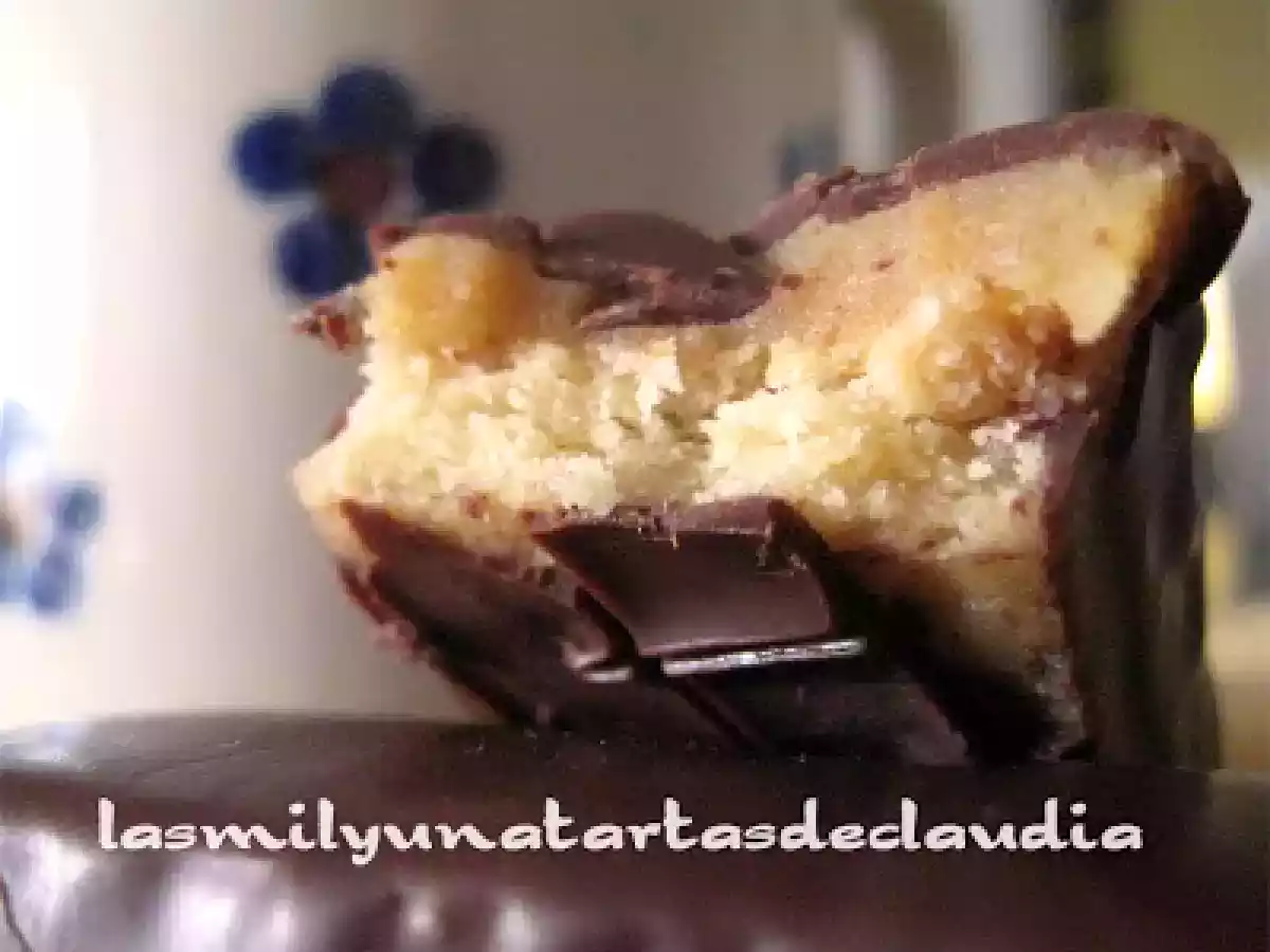 Barritas de galleta y caramelo bañadas en chocolate - foto 2