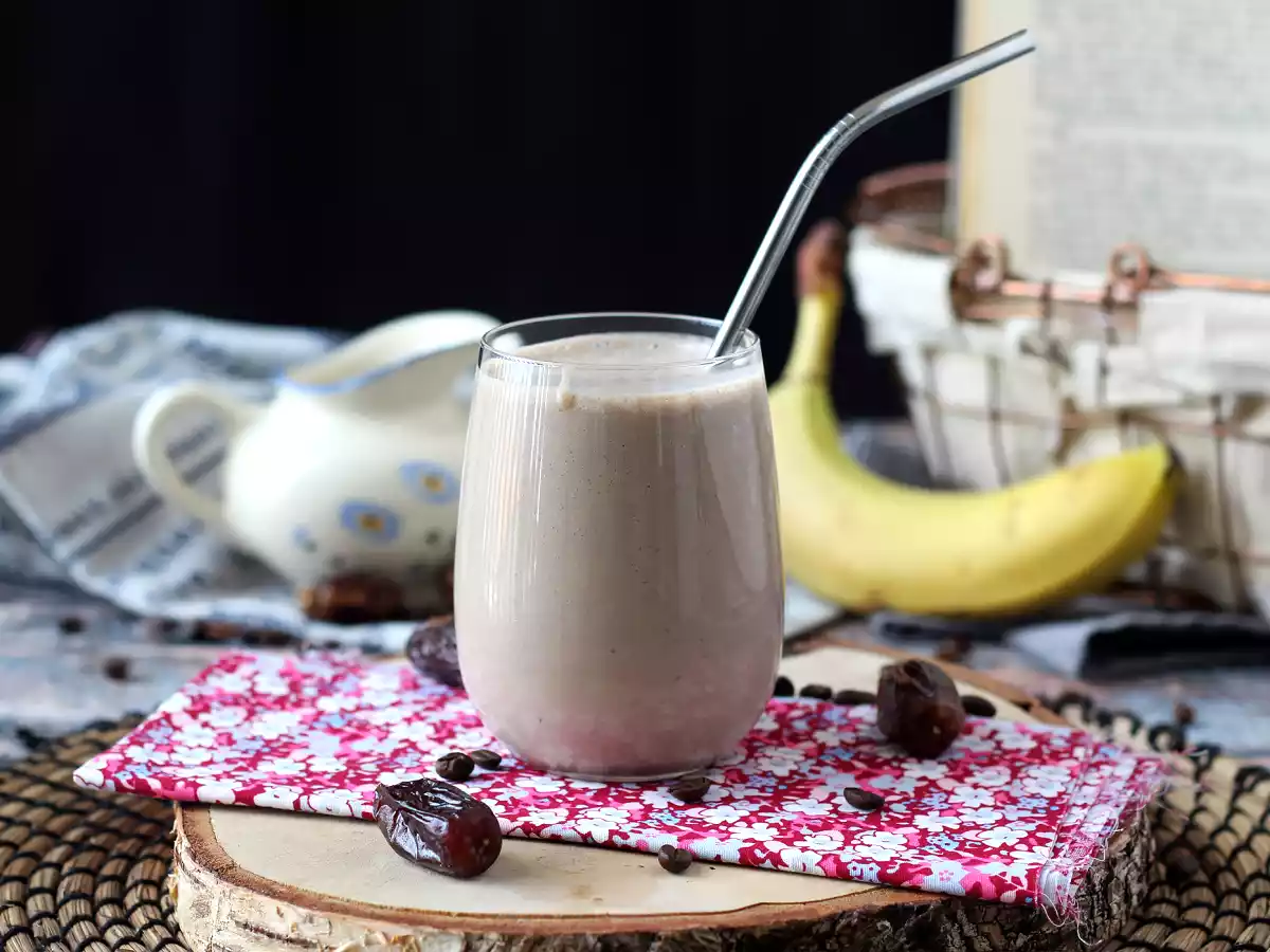Batido de café y dátiles: energía natural en cada sorbo - foto 3