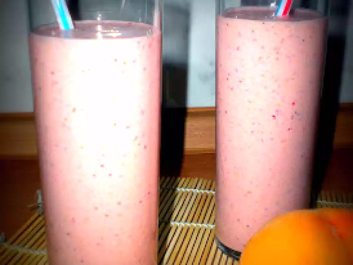 Batido de fresas y melocotón (mycook)