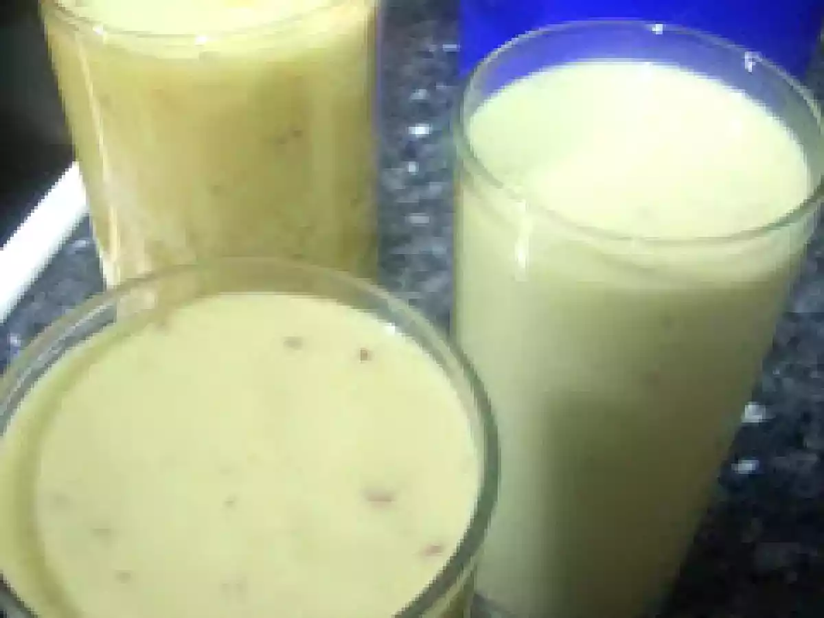 Batido de frutas con avellanas