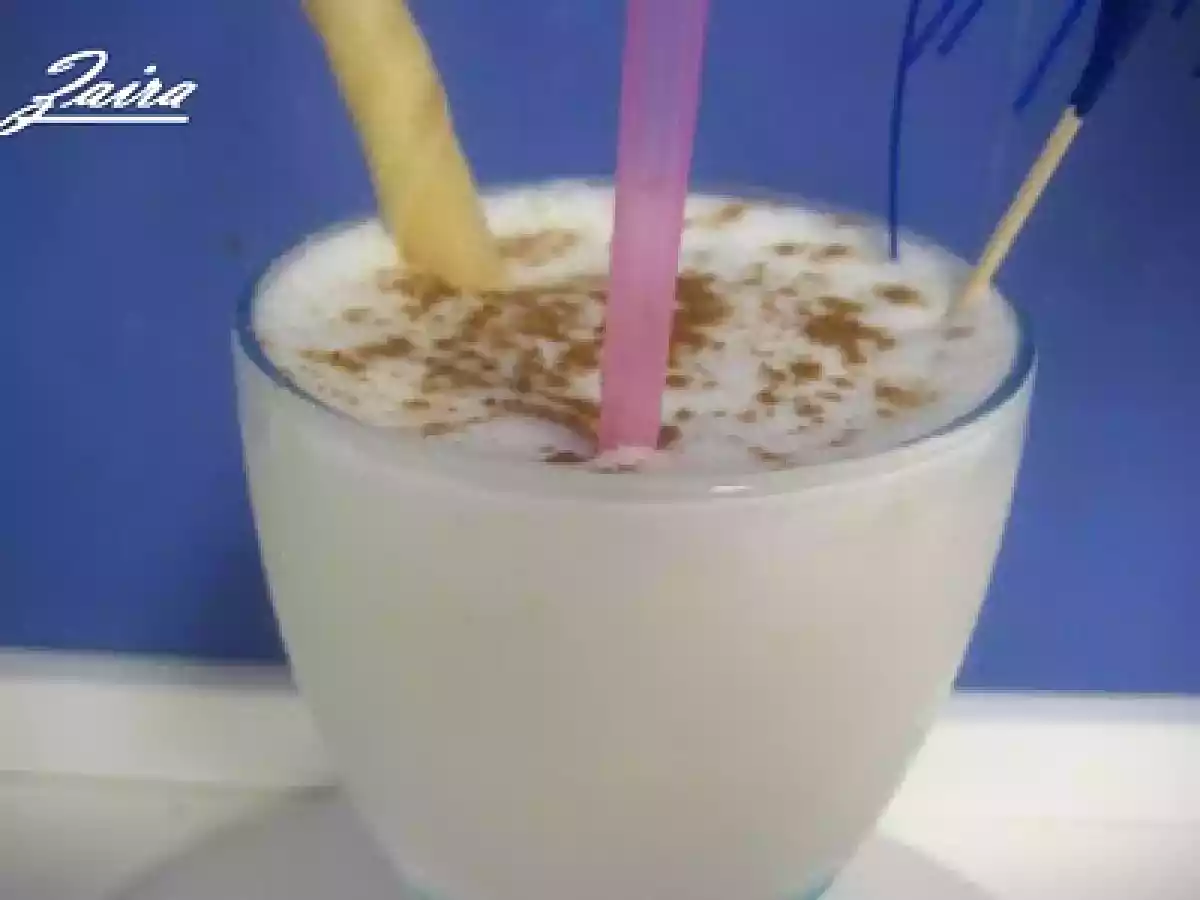 Batido de leche con canela y limón