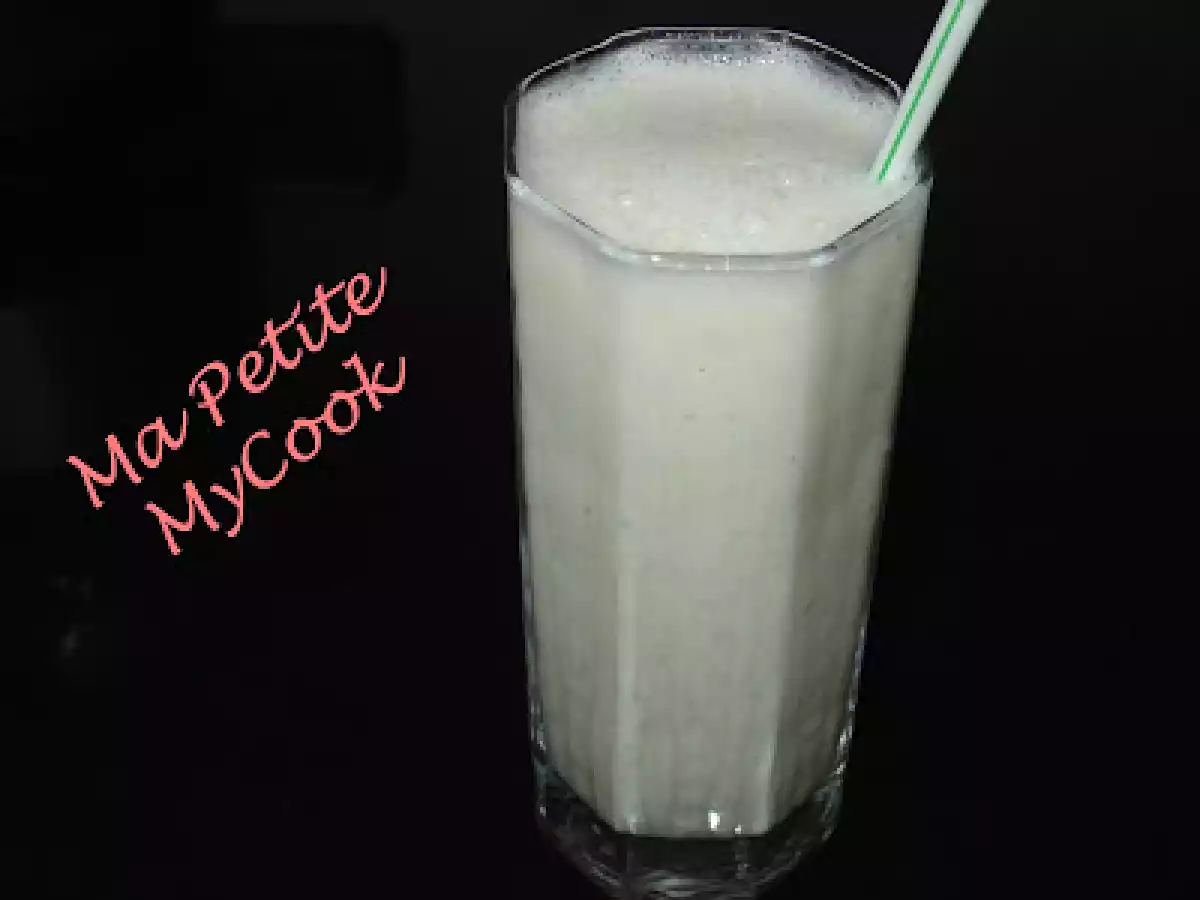 Batido de piña, yogur y menta