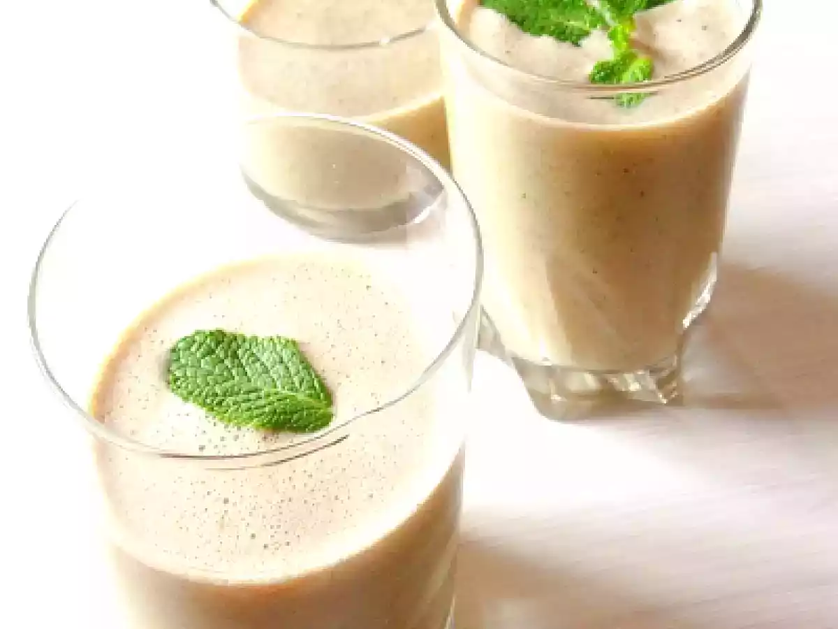 Batido de plátano con hierbabuena