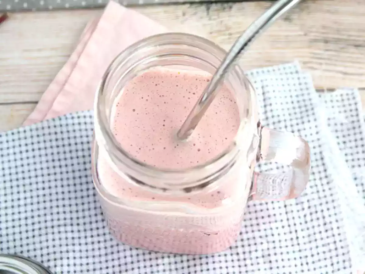 Batido vegano de frutos rojos - foto 3