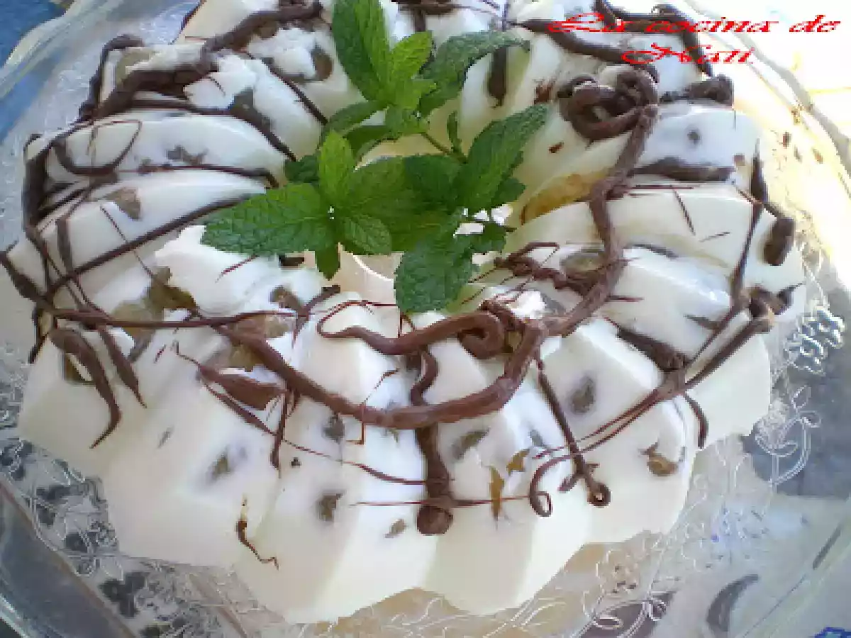 BAVAROIS DE UVAS Y QUESO.