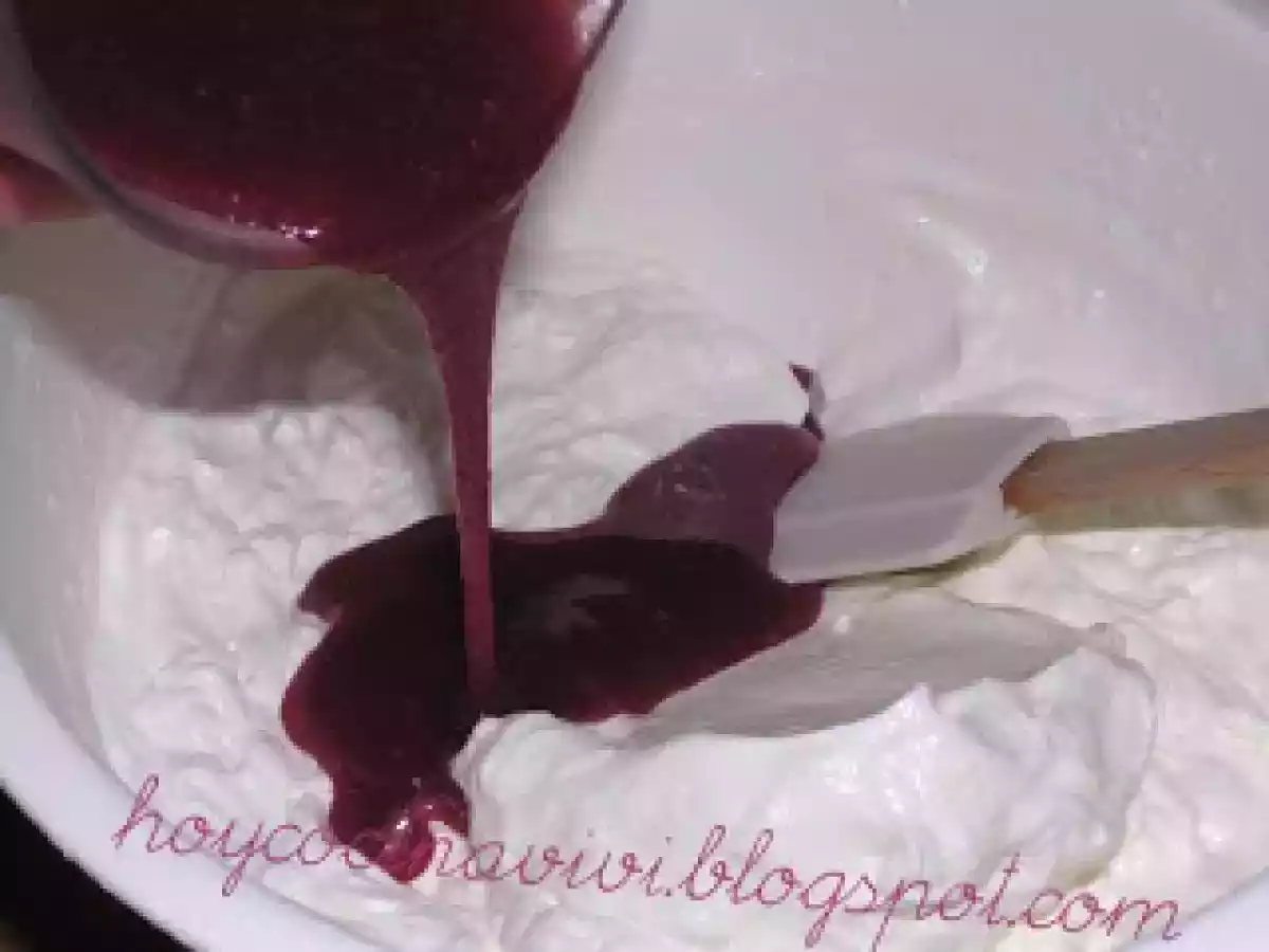 Bavaroise de pistachos con mousse de fresas - foto 5