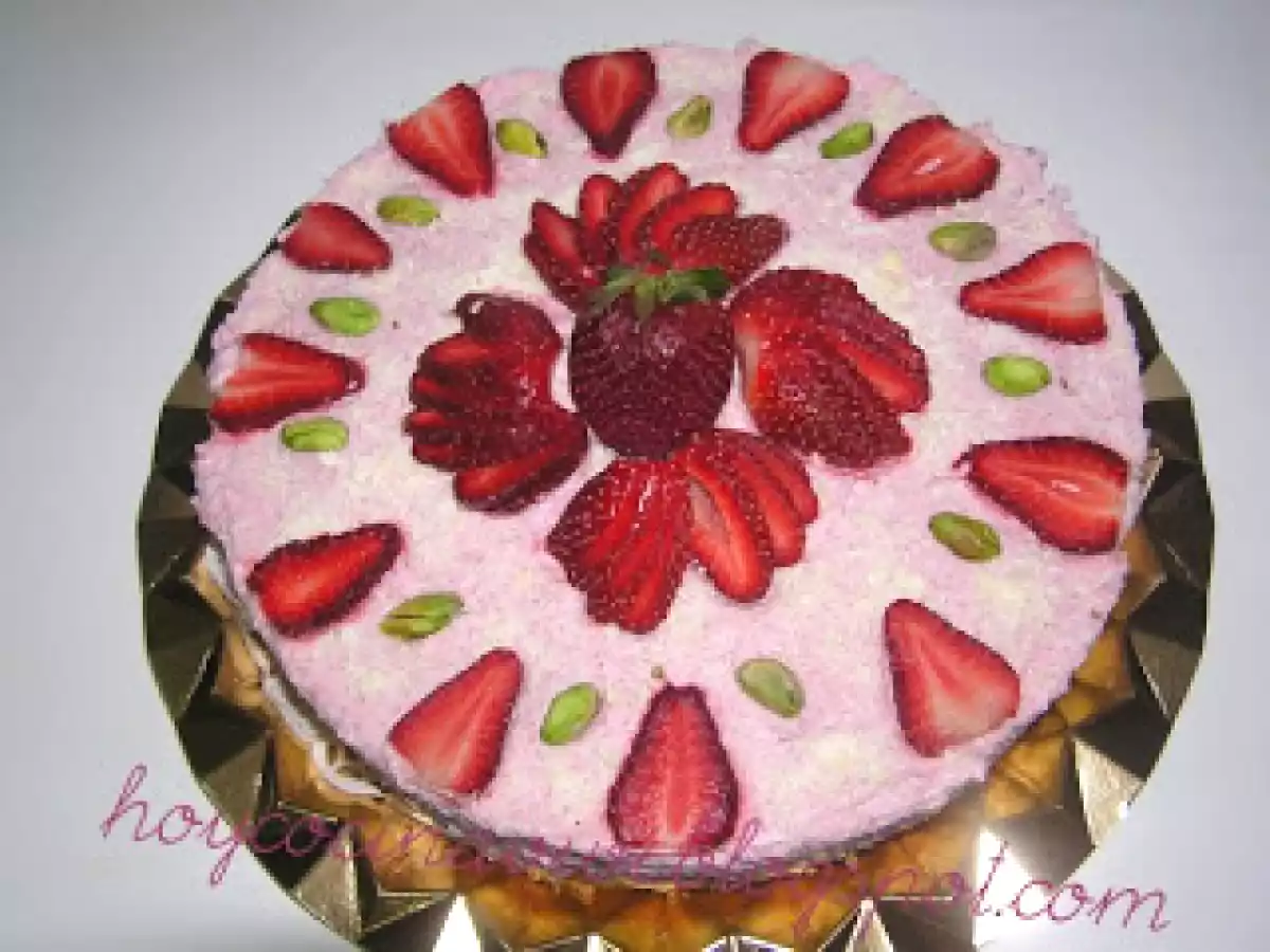 Bavaroise de pistachos con mousse de fresas - foto 7
