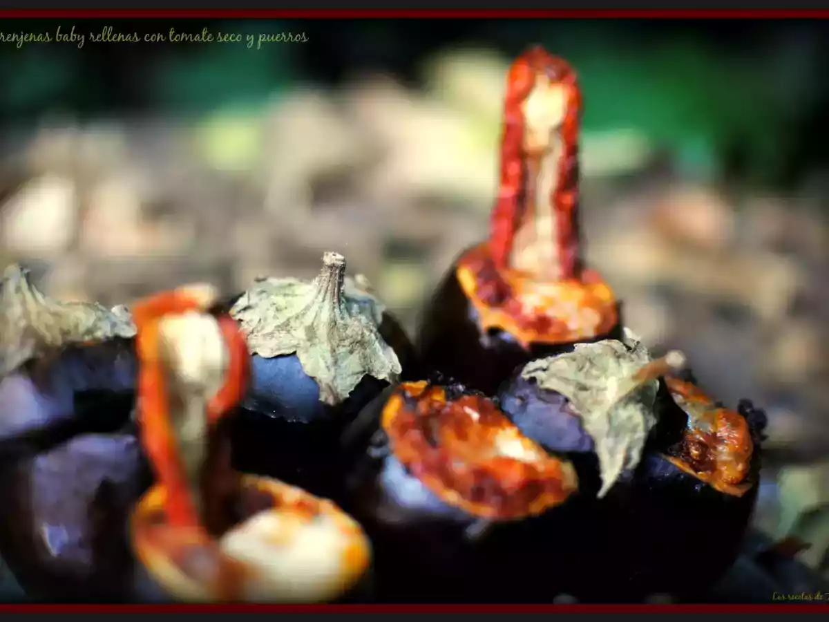 Berenjenas baby rellenas con tomate seco y puerros