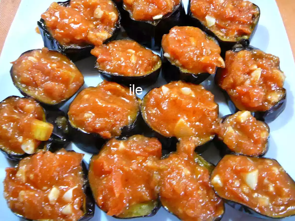 Berenjenas con tomate y ajo - foto 2