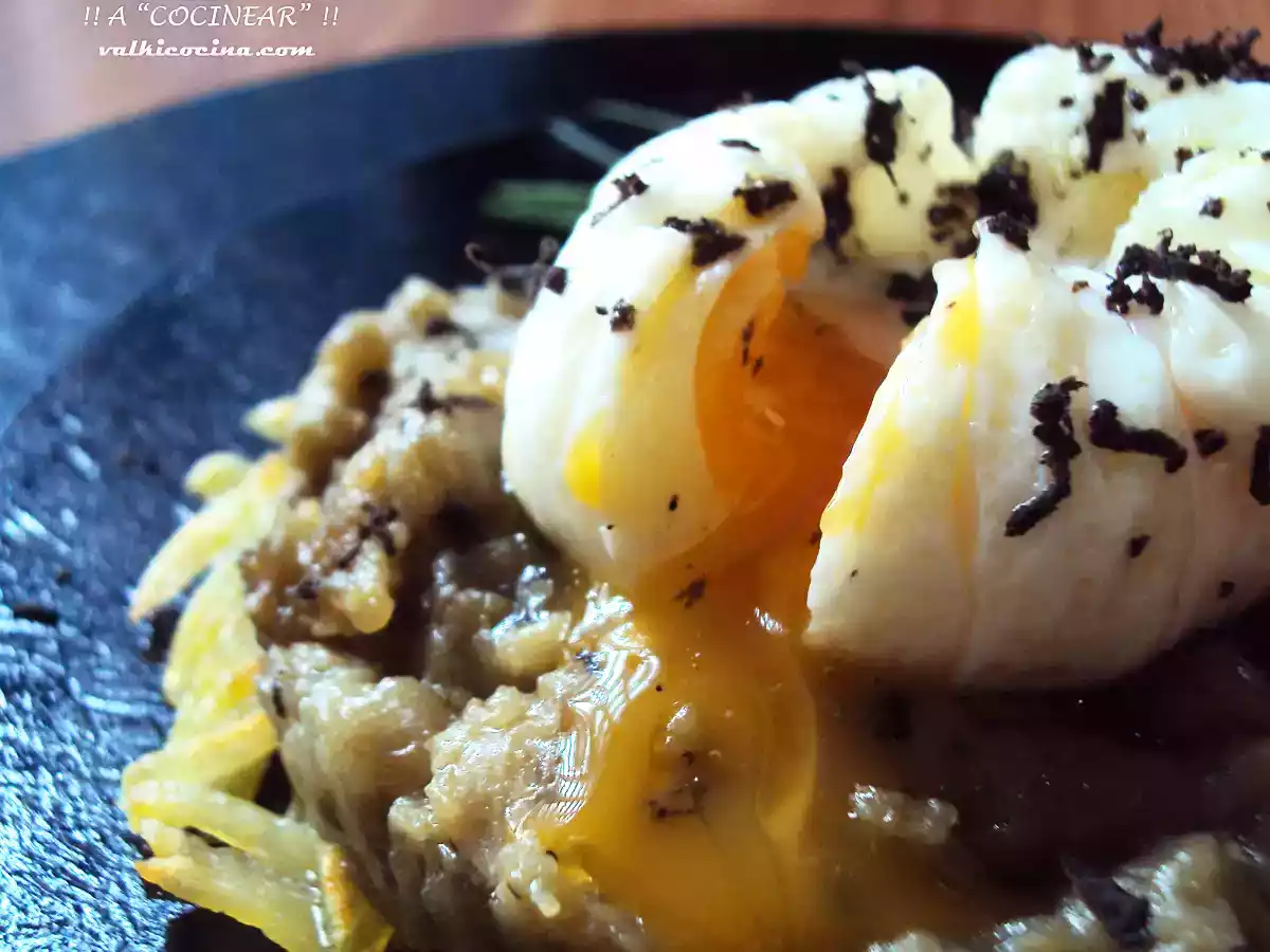 Berenjenas rehogadas con huevo poché