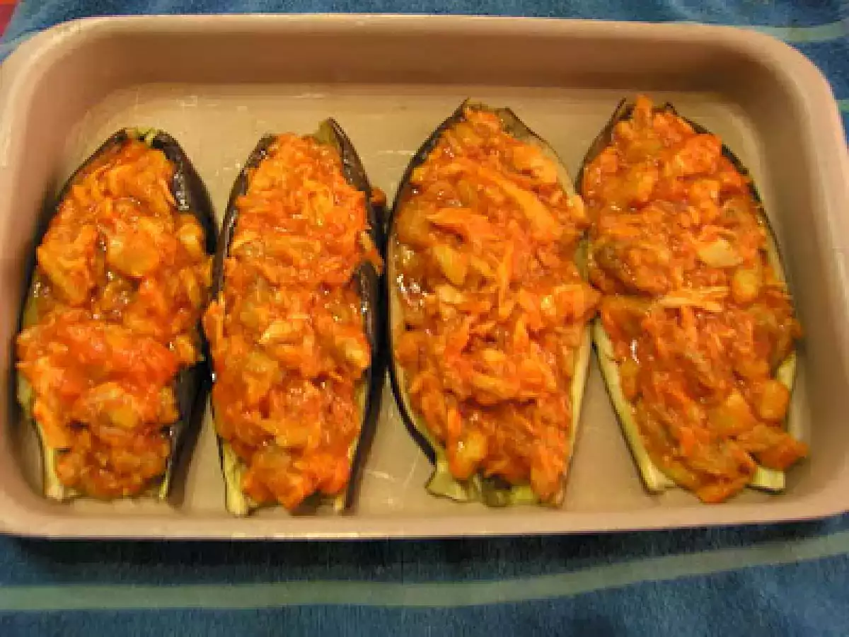 BERENJENAS RELLENAS CON BONITO CAMPOS