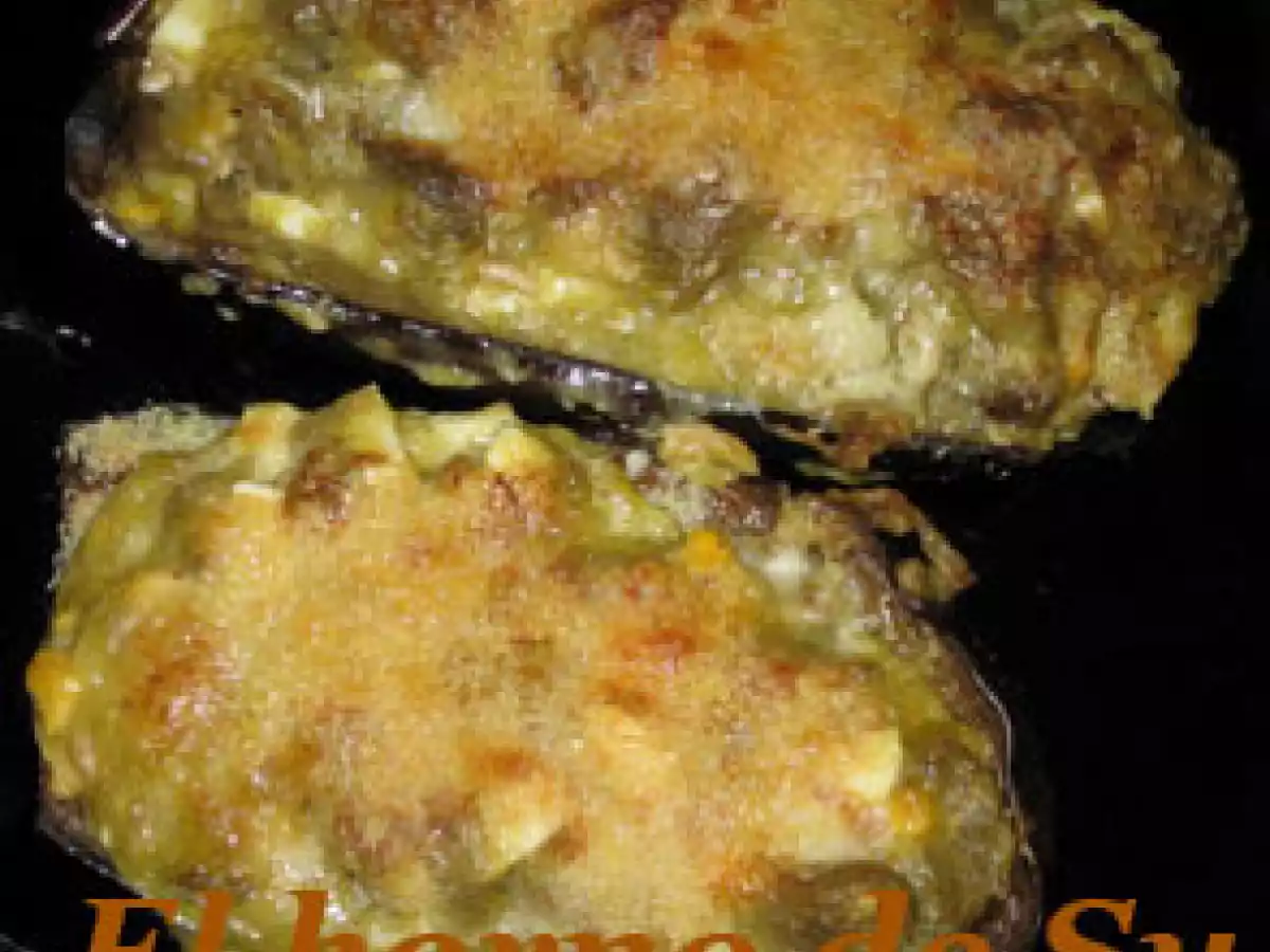 Berenjenas rellenas de atún con velouté de verduras