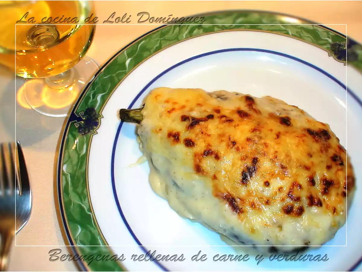 Berenjenas rellenas de carne y verduras