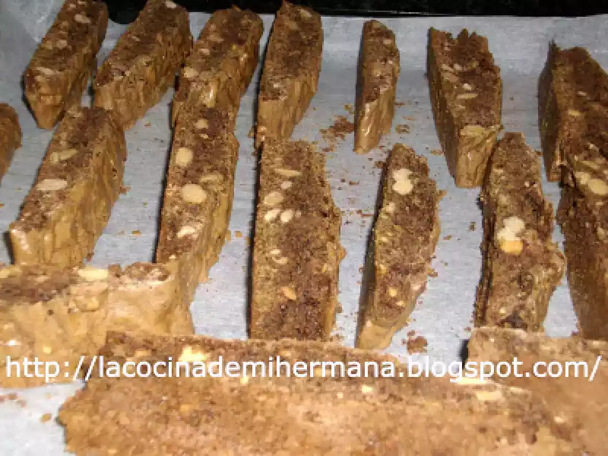 BISCOTTI DE CHOCOLATE Y ALMENDRAS - foto 3
