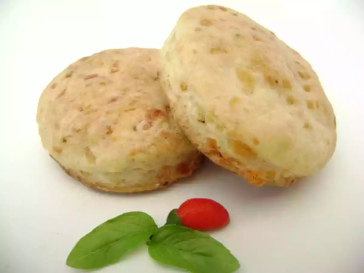 Biscuit de queso Provolone y pimienta