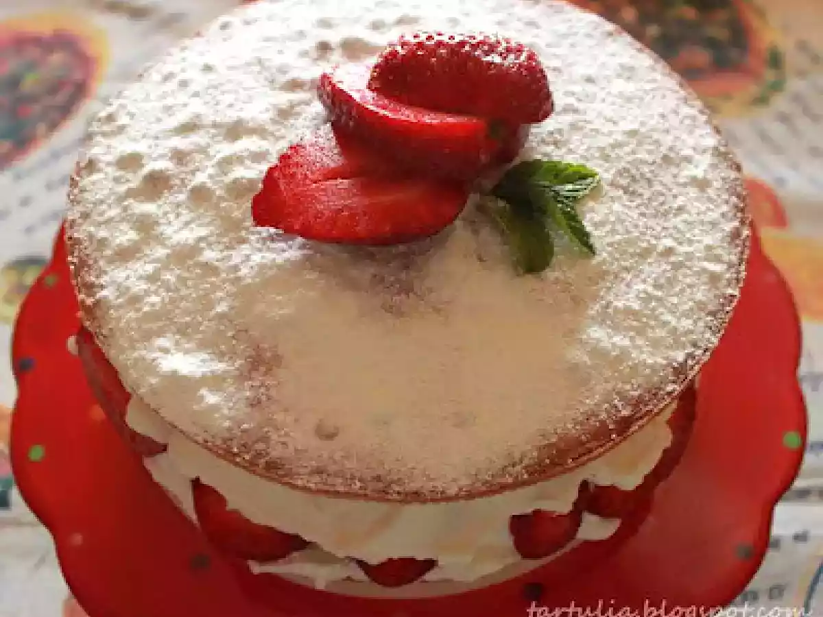 Bizcocho Batido Americano con fresas