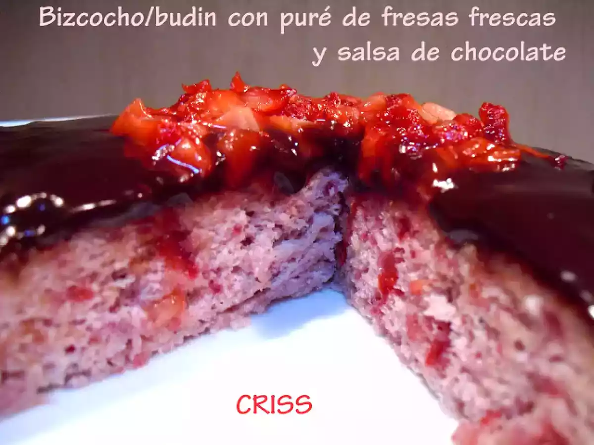 BIZCOCHO-BUDIN DE FRESAS FRESCAS Y SALSA DE CHOCOLATE - foto 3