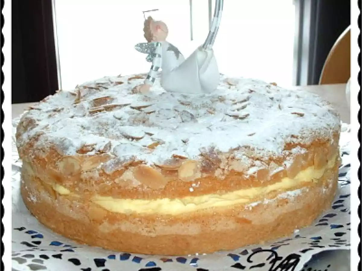 Bizcocho con Almendras y Crema