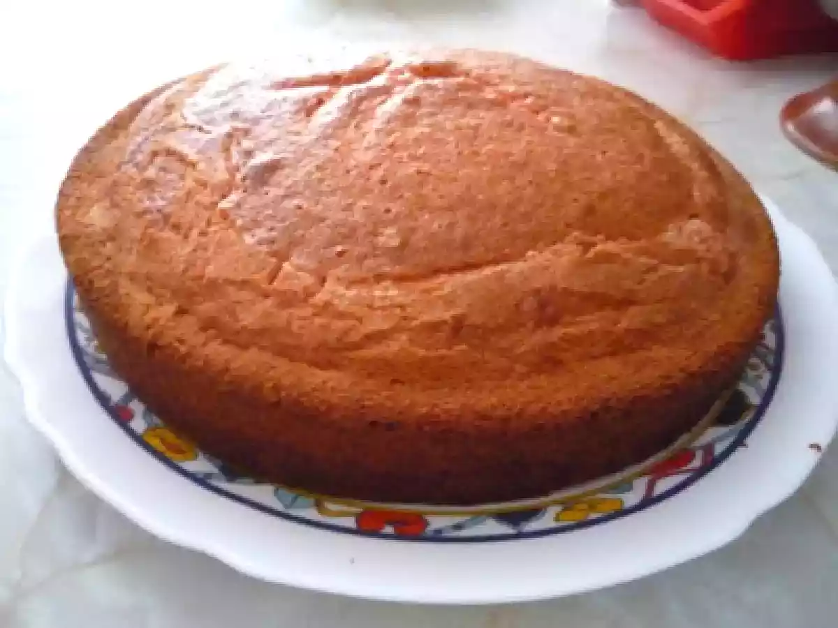 BIZCOCHO CON GELATINA DE FRESA - foto 2