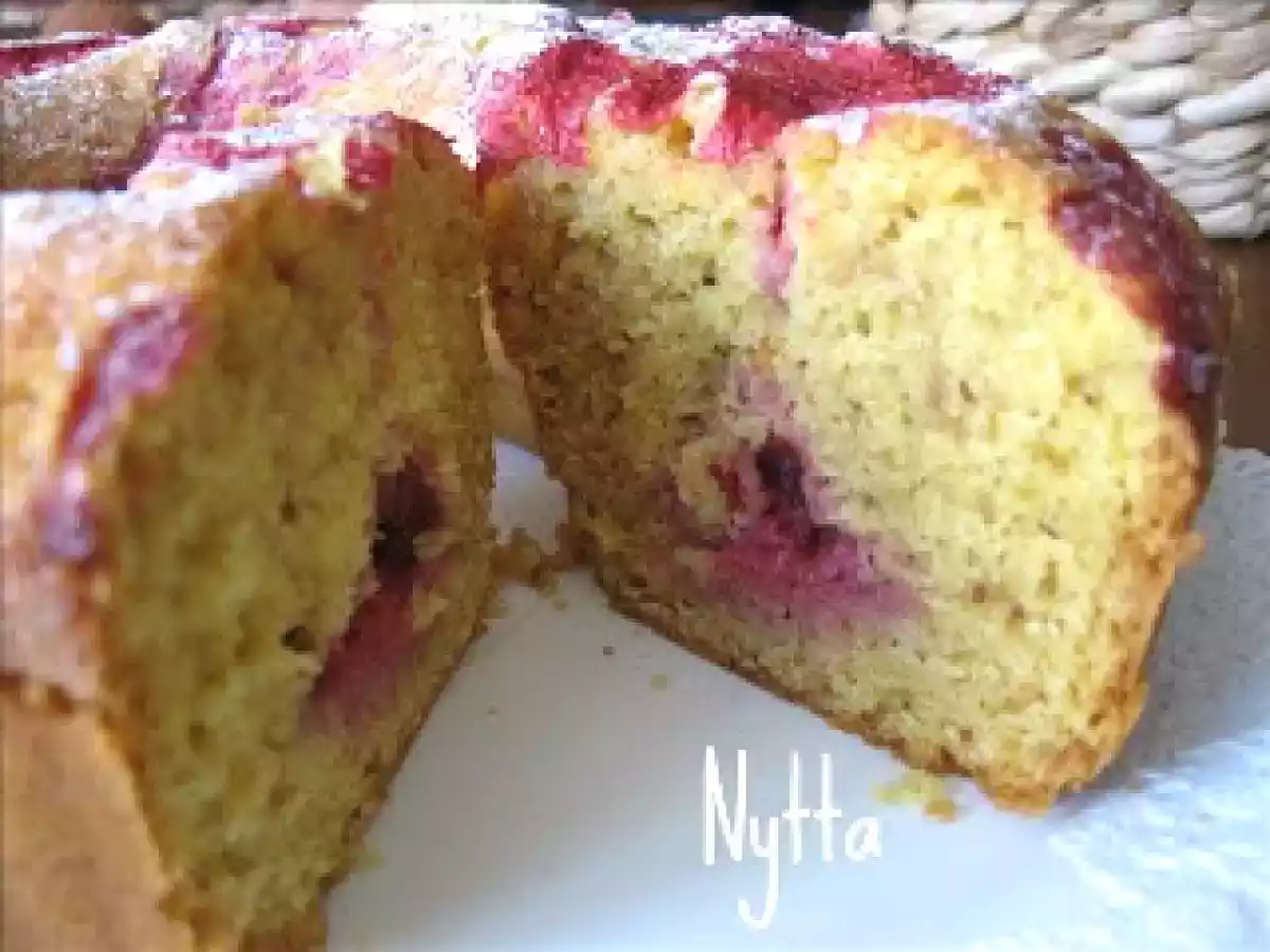 Bizcocho con licuado de fresas - foto 2