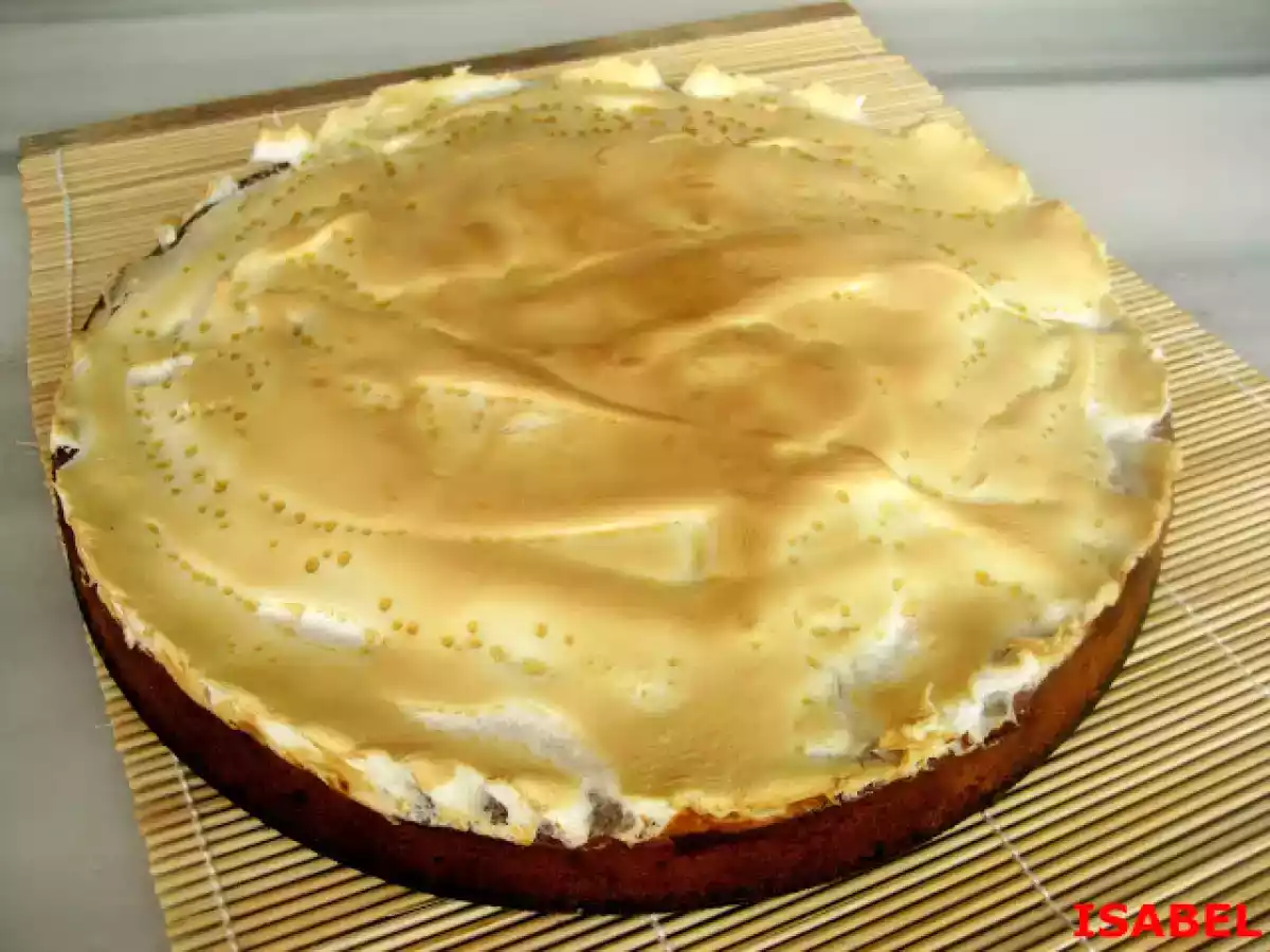 Bizcocho con manzana y merengue francés de coco