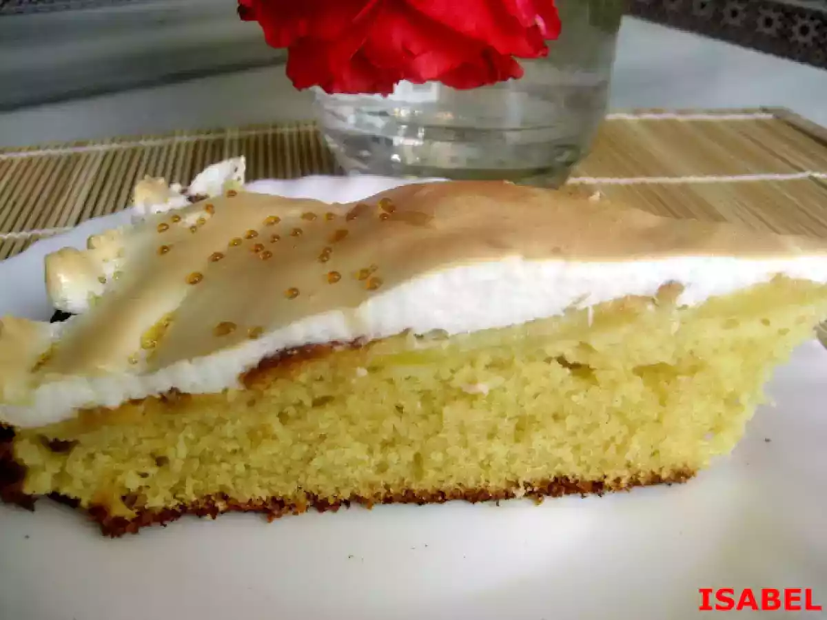 Bizcocho con manzana y merengue francés de coco - foto 2