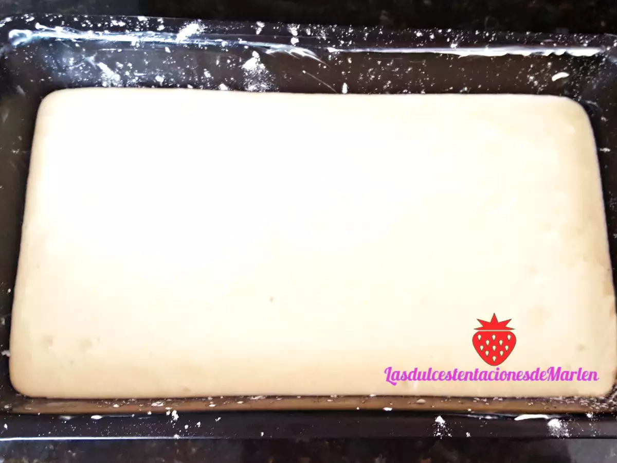 Bizcocho de chocolate blanco con cobertura - foto 2