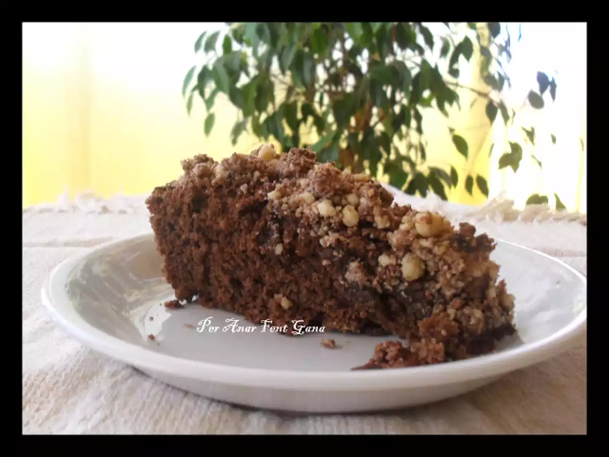 BIZCOCHO DE CHOCOLATE CON CRUMBLE - foto 2