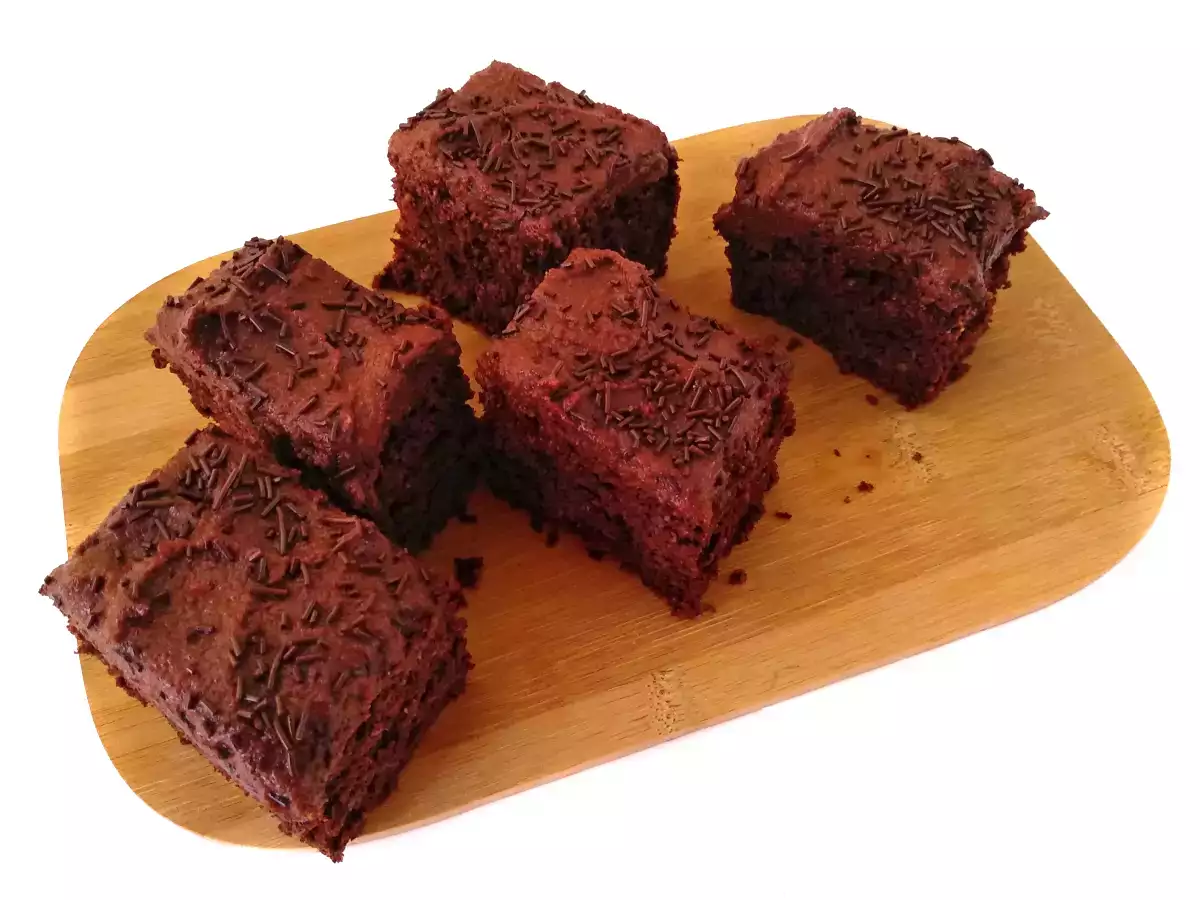 Bizcocho de chocolate con frosting {receta vegana y sin gluten} - foto 4