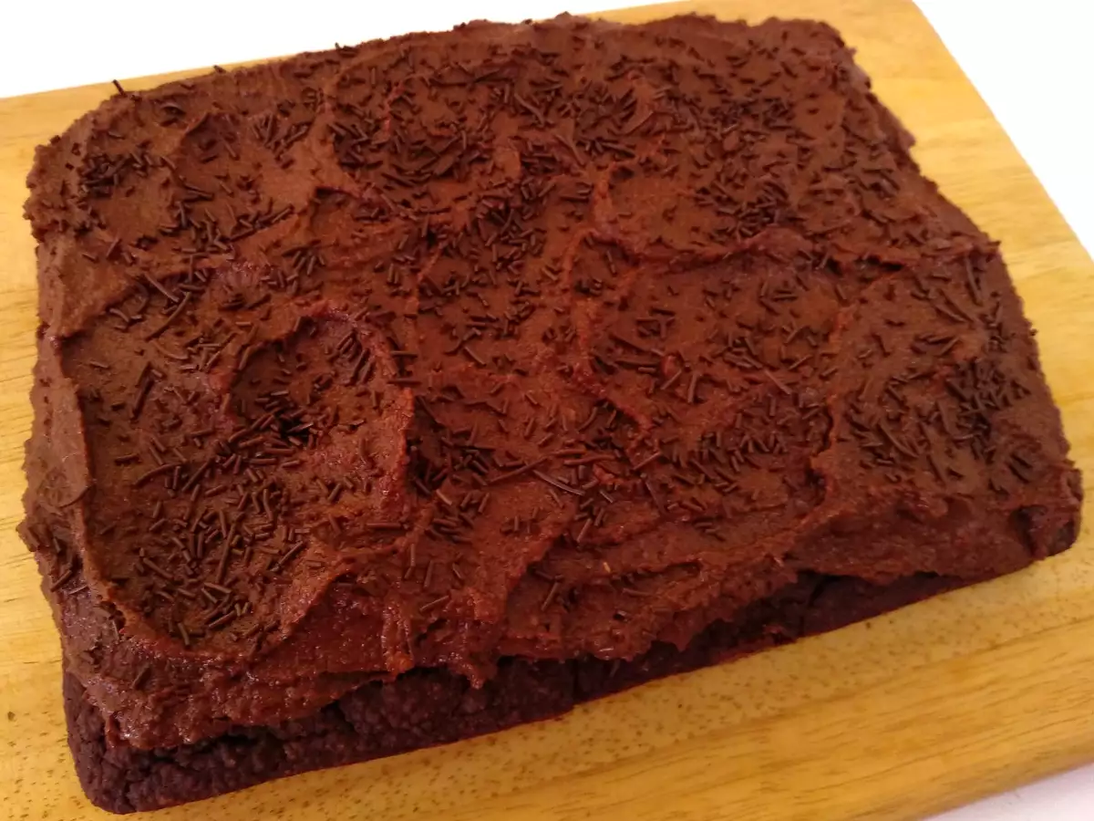 Bizcocho de chocolate con frosting {receta vegana y sin gluten} - foto 5