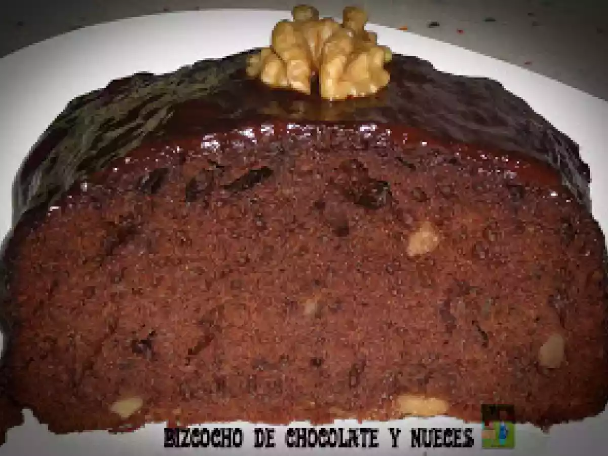 BIZCOCHO DE CHOCOLATE Y NUECES