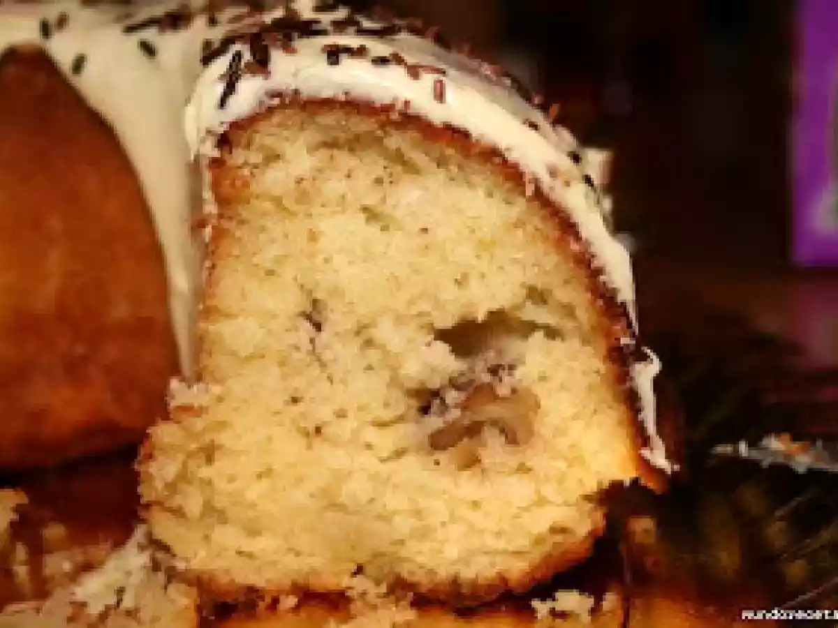 Bizcocho de coco con nueces y chocolate blanco - foto 3