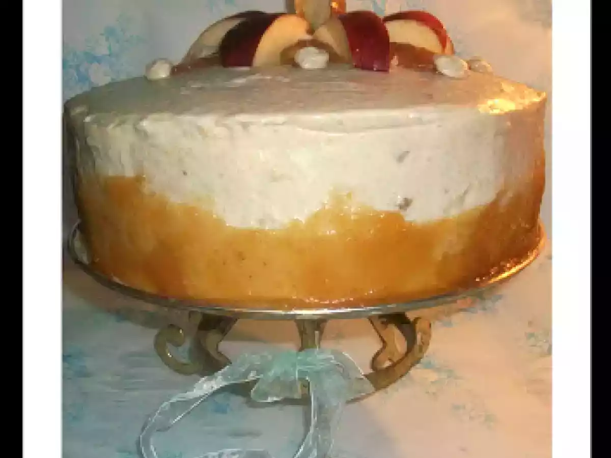 Bizcocho de crema de queso, batatas y manzanas