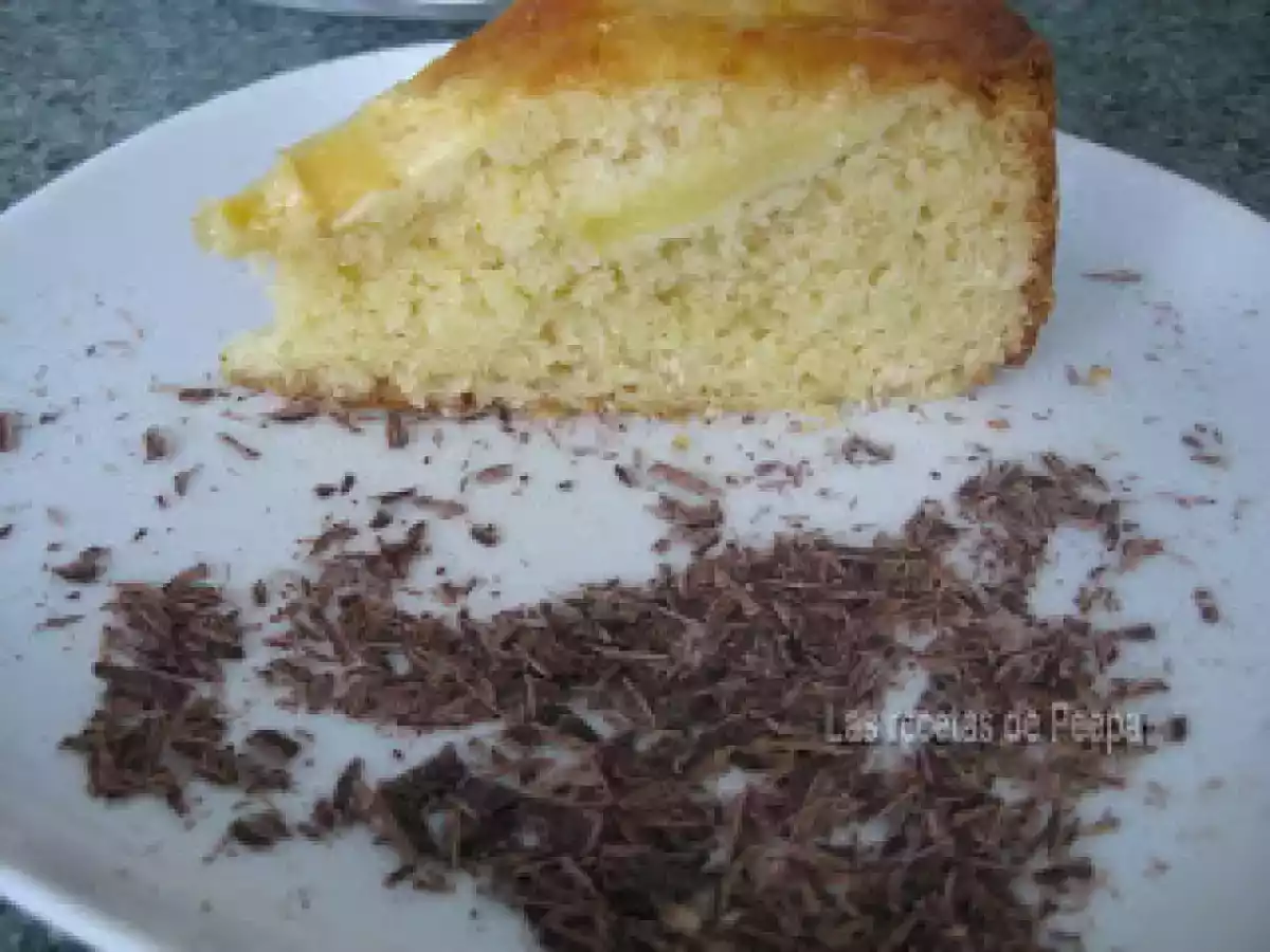 Bizcocho de cuajada y manzana