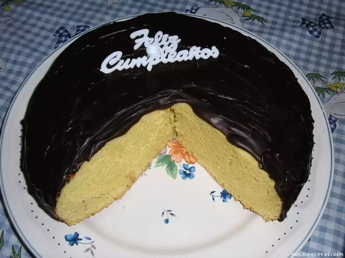 BIZCOCHO DE CUMPLEAÑOS