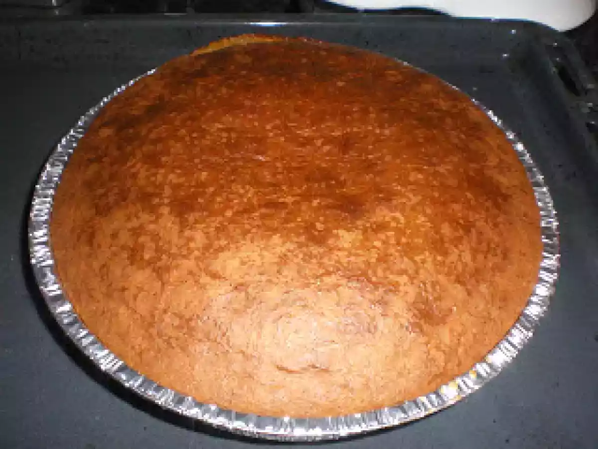 Bizcocho de eko y licor de avellanas