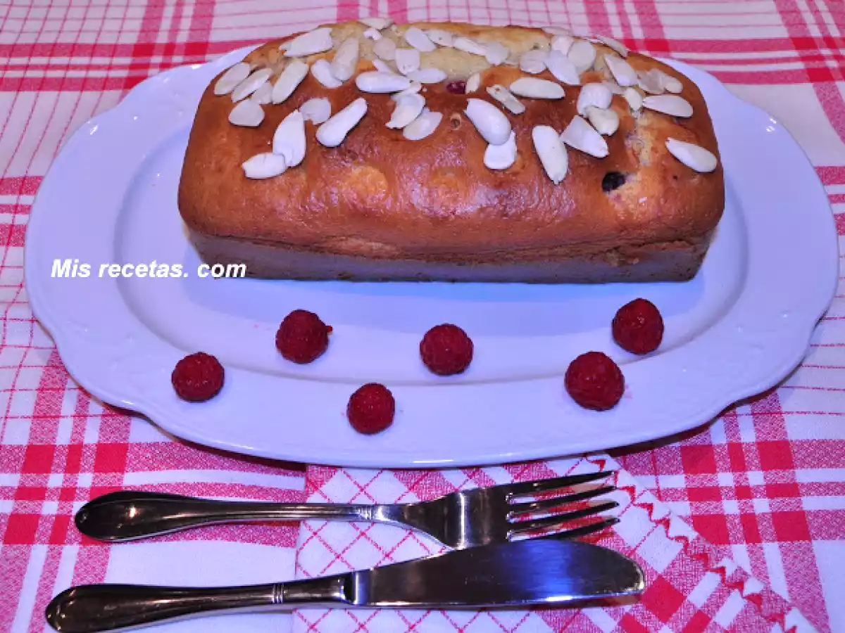 Bizcocho de frambuesas y coco