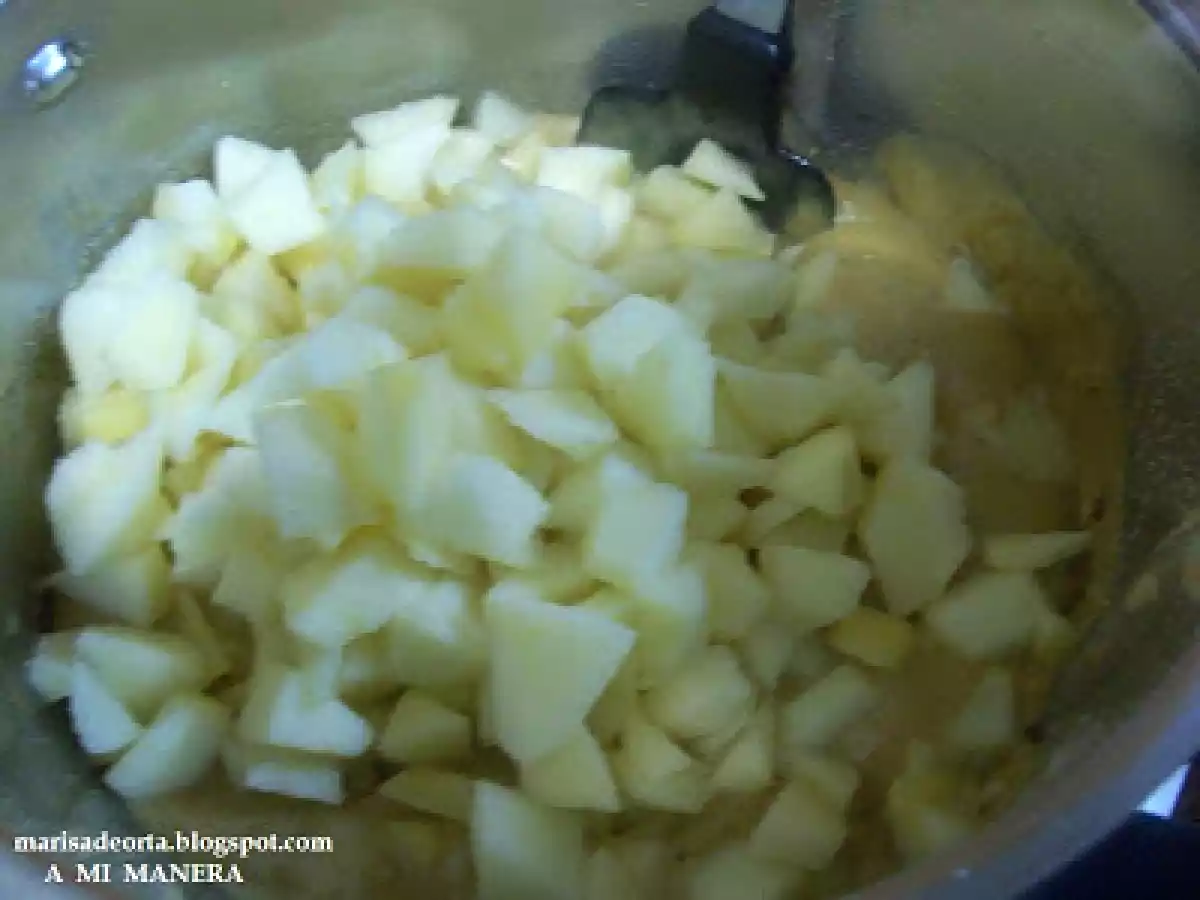 BIZCOCHO DE GALLETAS Y MANZANAS - foto 3