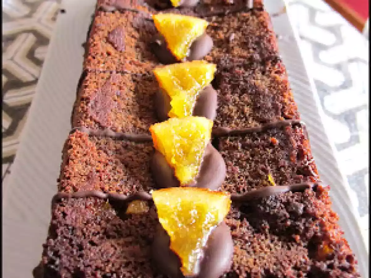 BIZCOCHO DE GALLETAS Y NARANJA CONFITADA