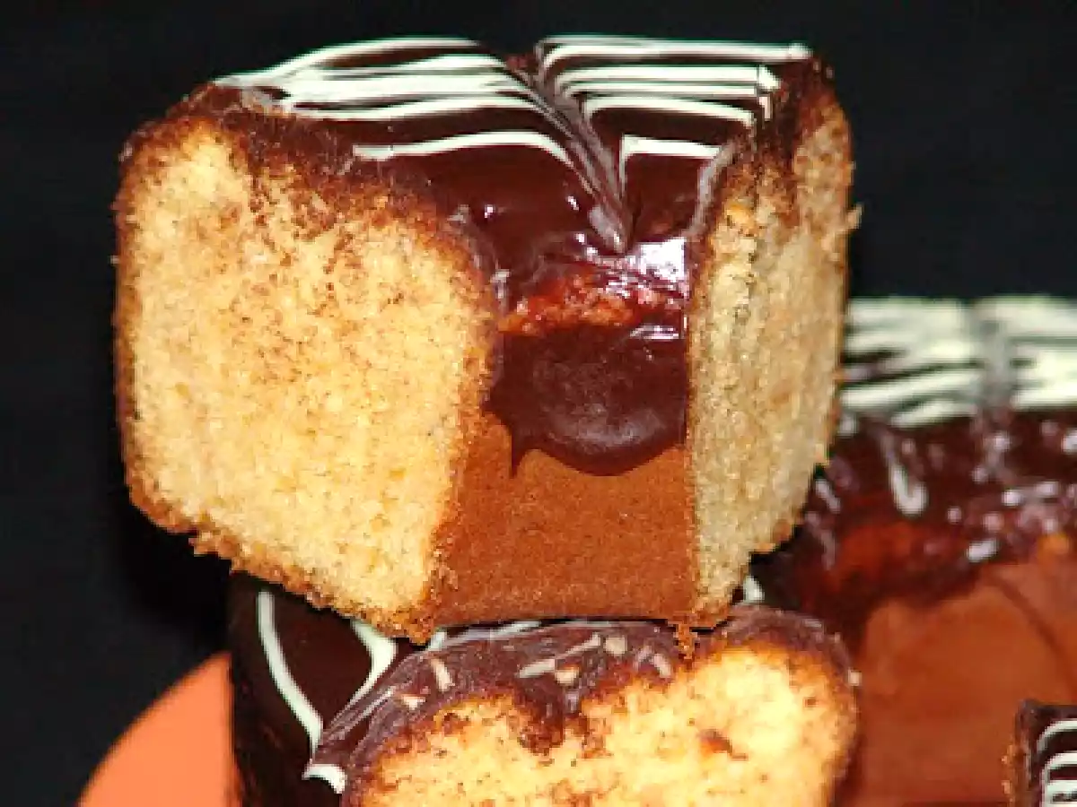 BIZCOCHO DE LECHE CONDENSADA Y ALMENDRA - foto 3