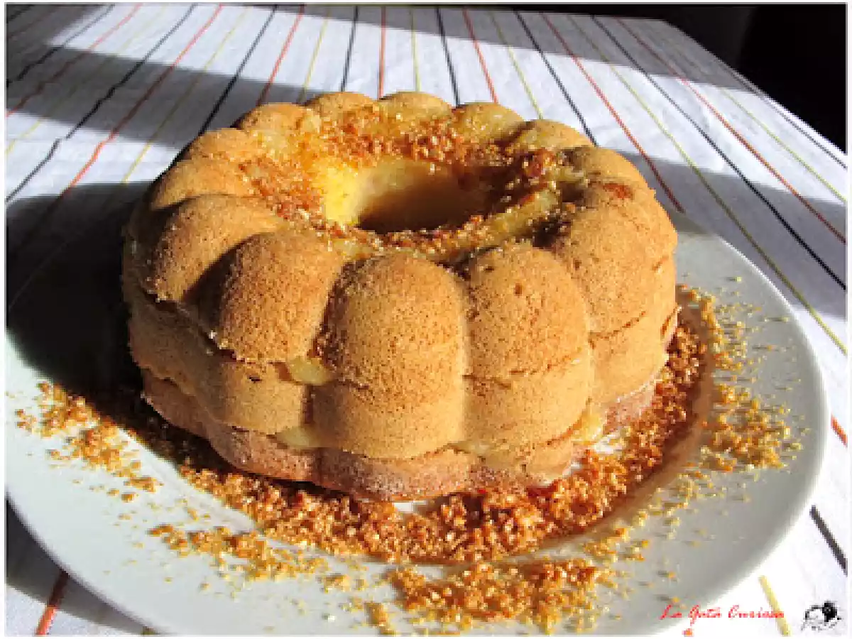 Bizcocho de limón relleno de crema de limón