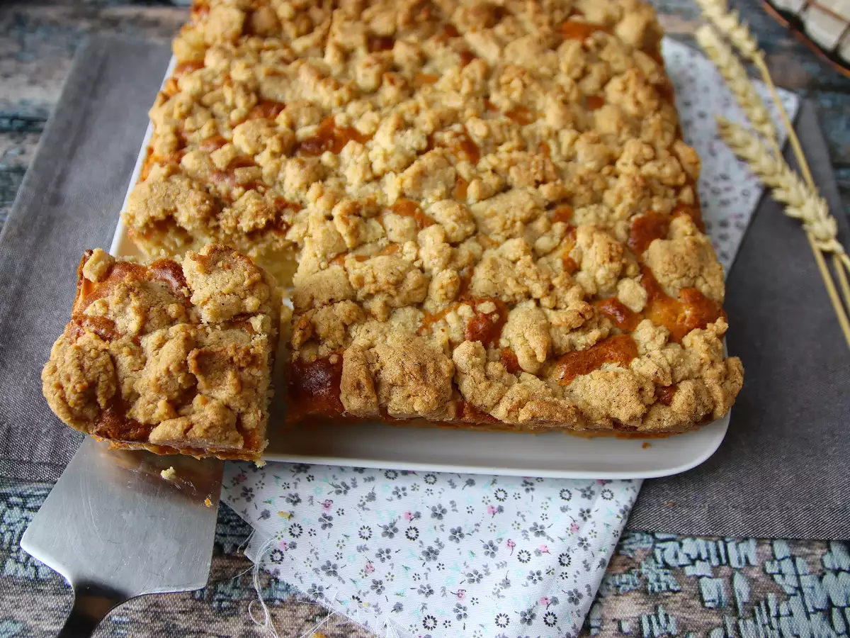 Bizcocho de manzana y canela con streusel crujiente de almendras - foto 2