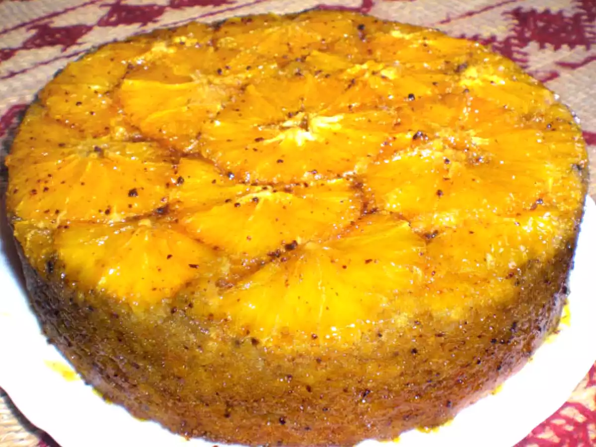 Bizcocho de naranja y polenta con sirope de naranja y clavo