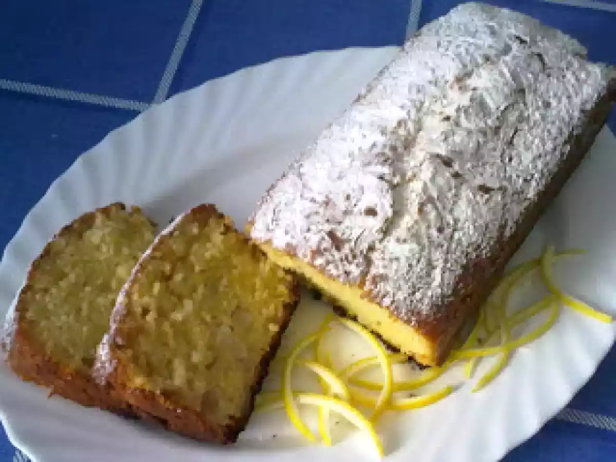 BIZCOCHO DE PERAS Y LIMÓN CON TOQUE DE VAINILLA