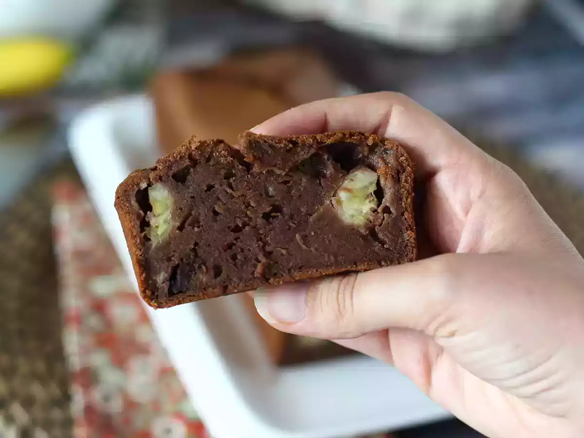 Bizcocho de plátano y chocolate, súper tierno y jugoso - foto 3