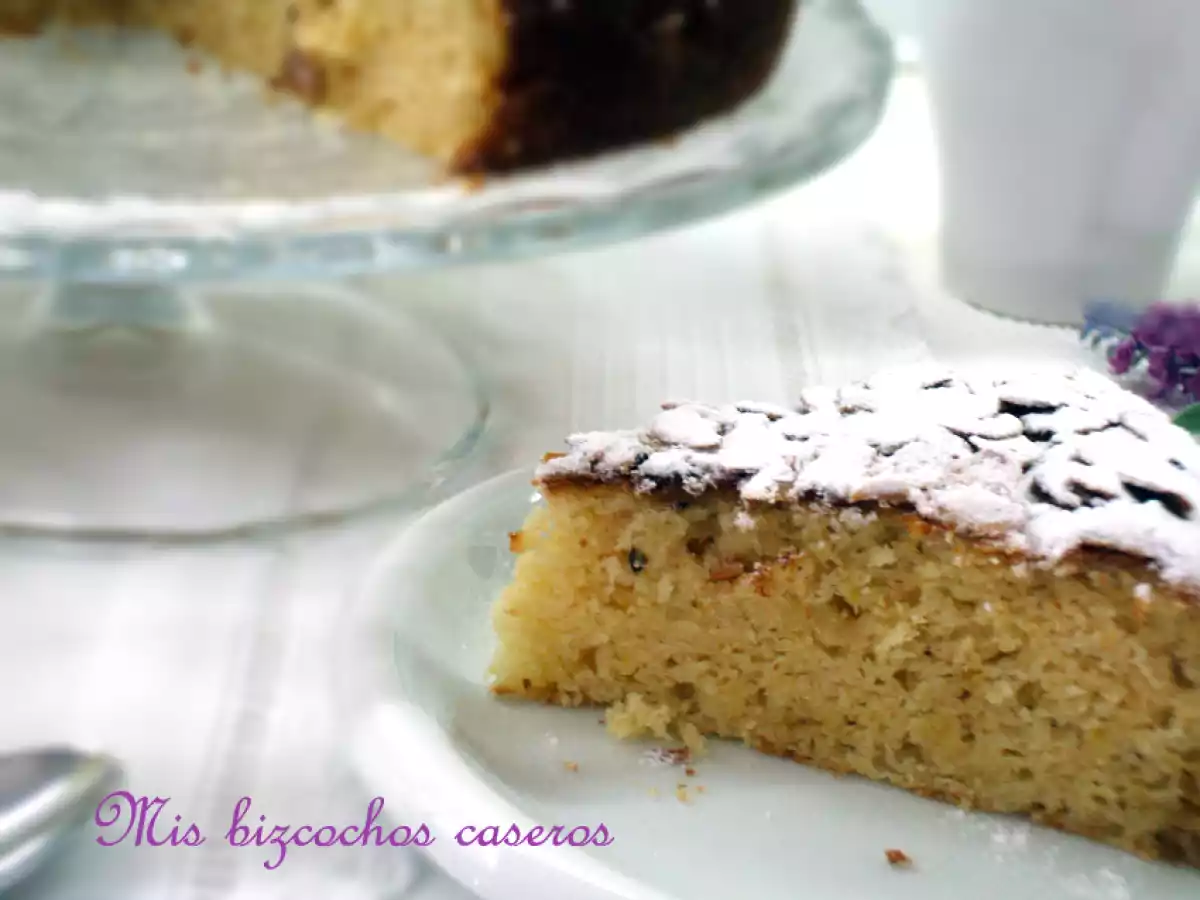 Bizcocho de queso, almendras y limón